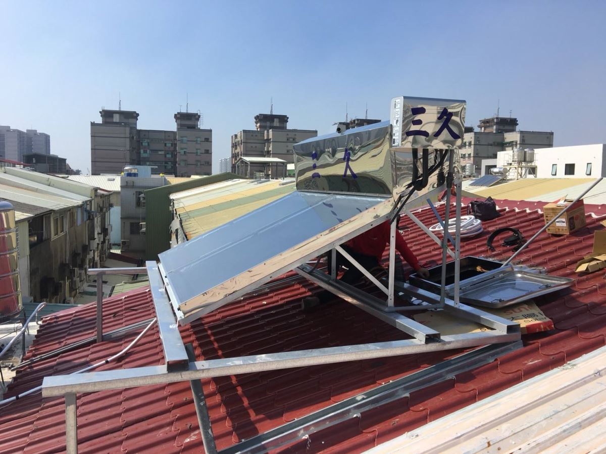 三久太陽能各式屋頂均可安裝_琉璃瓦